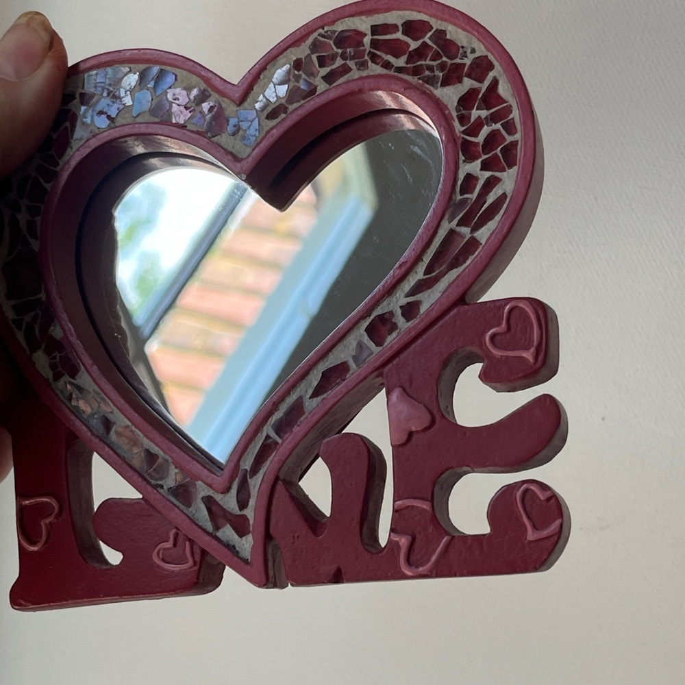 LOVE mini sign, wall decor mirror hanger, with Mosaic Red 4.5”x4.5” - Picture 9 of 9